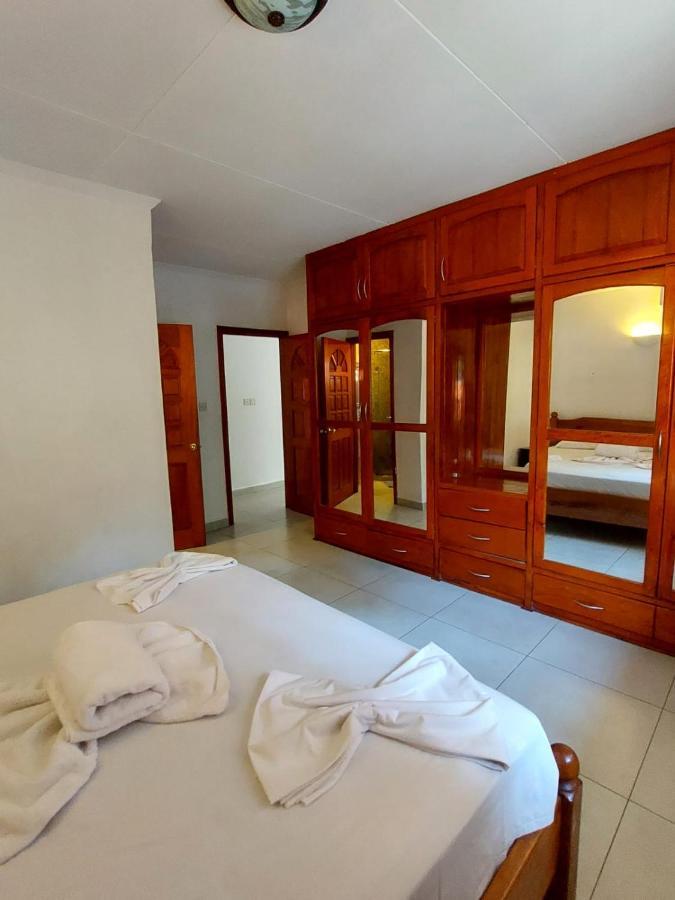 Beau Vallon Villa Self Catering With Pool Bagian luar foto