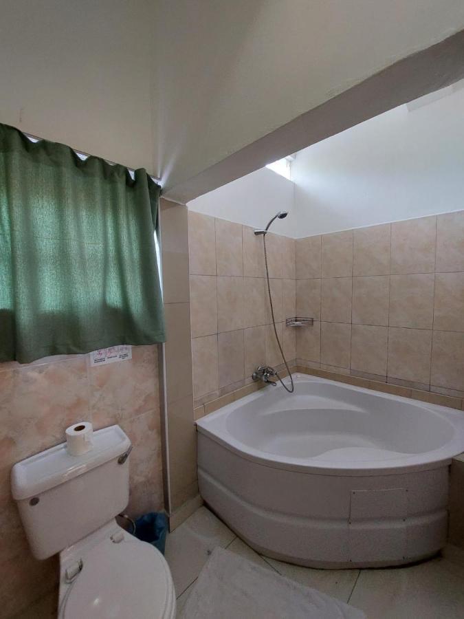 Beau Vallon Villa Self Catering With Pool Bagian luar foto