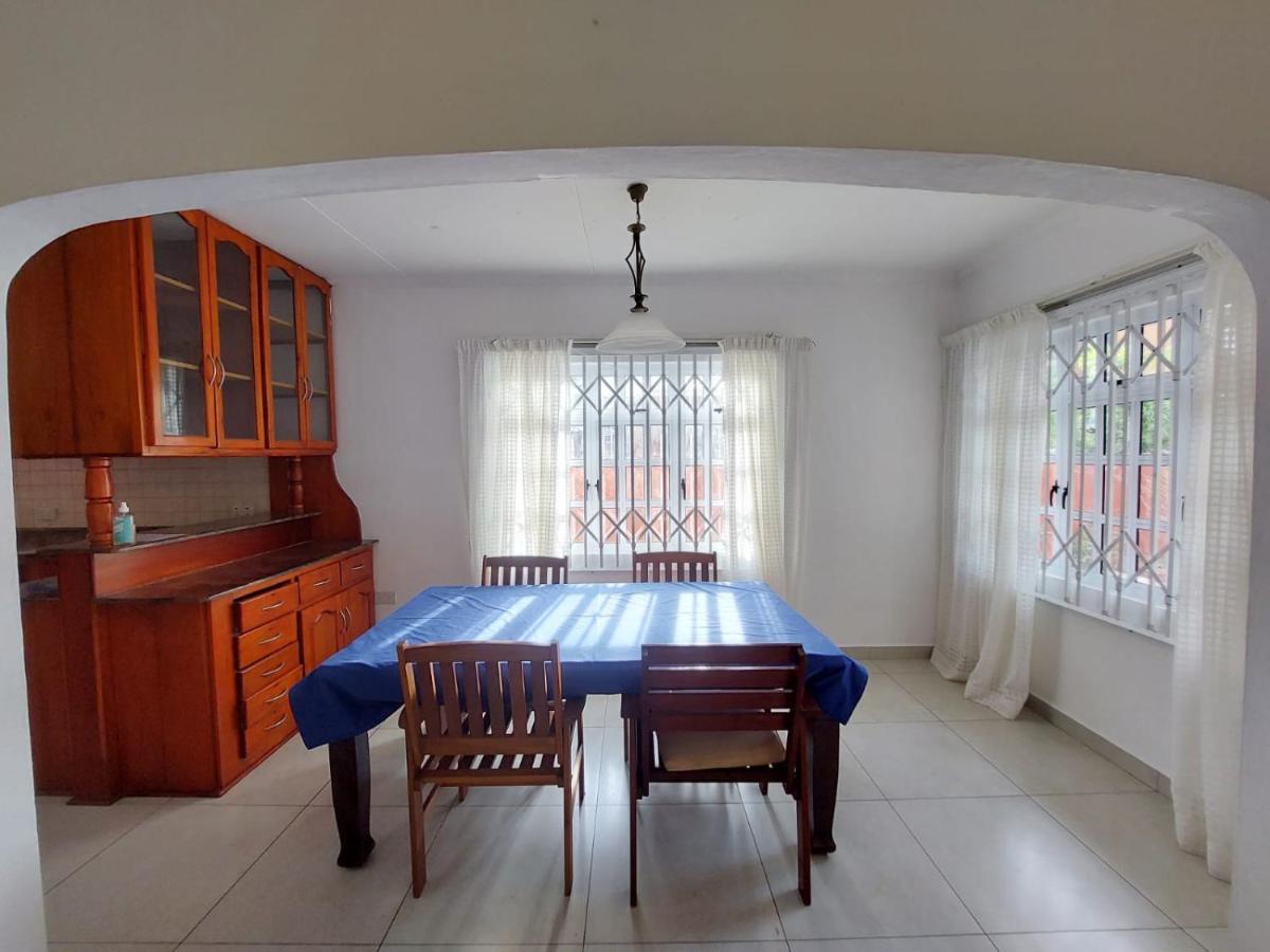 Beau Vallon Villa Self Catering With Pool Bagian luar foto