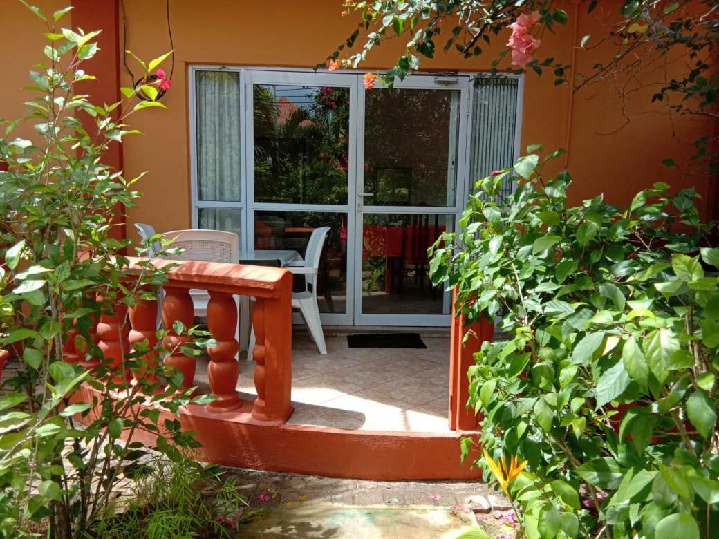 Beau Vallon Villa Self Catering With Pool Bagian luar foto